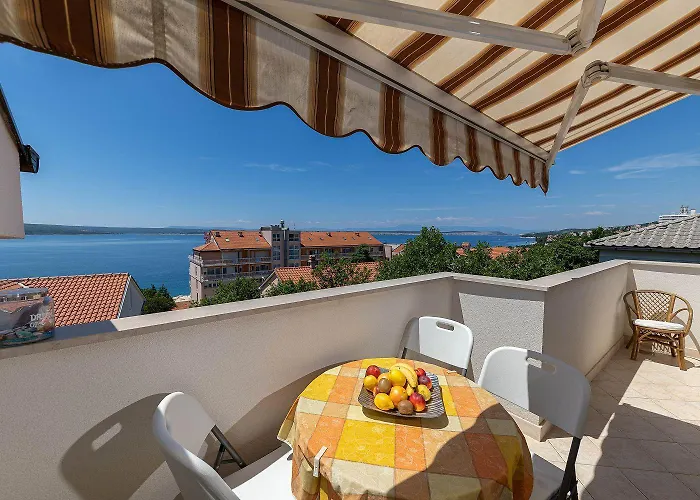 Helles Nur 150 Meter Zum Mit Dachterrasse, Meerblick, Grill Crikvenica