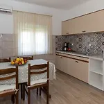 Apartment Helles Nur 150 Meter Zum Mit Dachterrasse, Meerblick, Grill